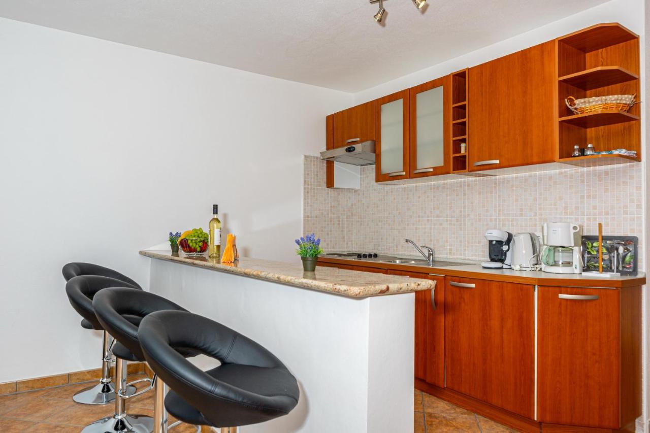 Apartments Lacic 2 Цриквеница Экстерьер фото
