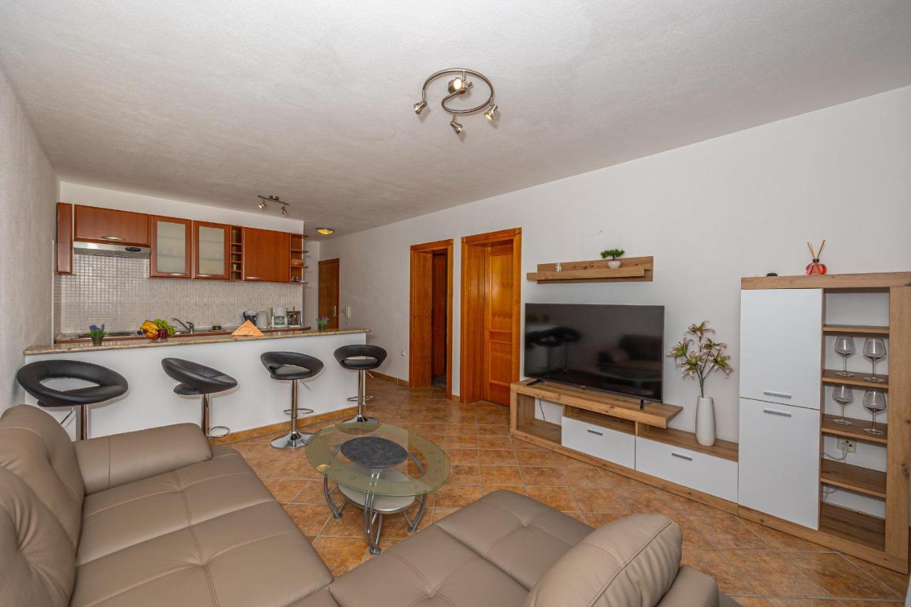 Apartments Lacic 2 Цриквеница Экстерьер фото