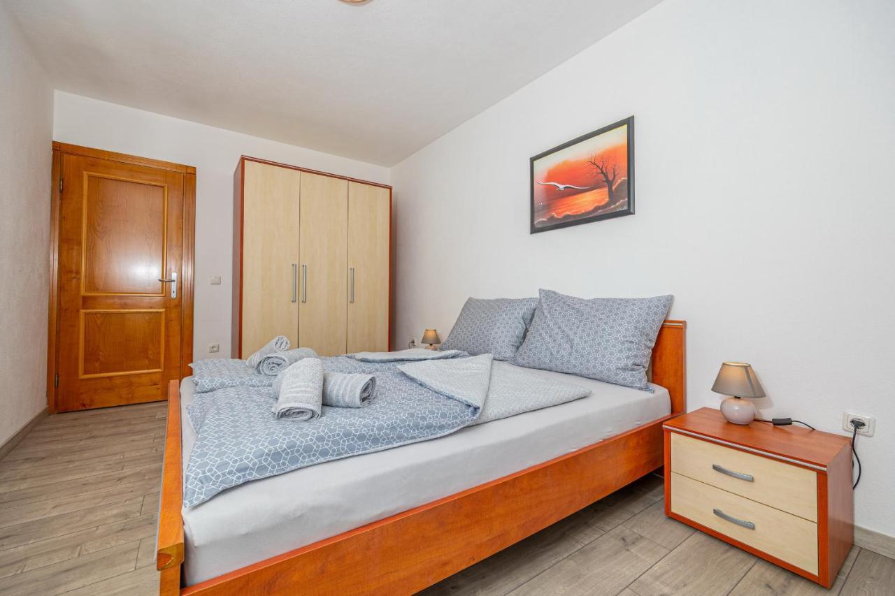 Apartments Lacic 2 Цриквеница Экстерьер фото
