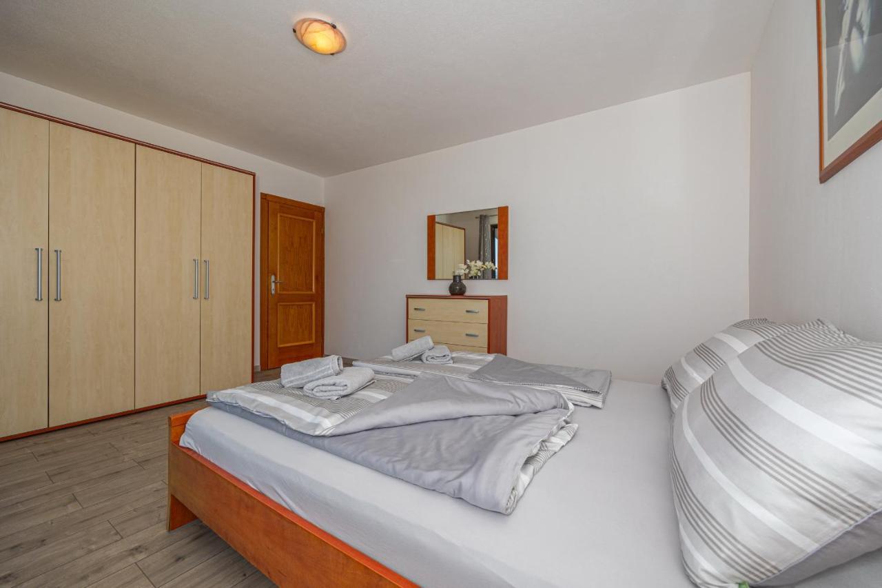 Apartments Lacic 2 Цриквеница Экстерьер фото