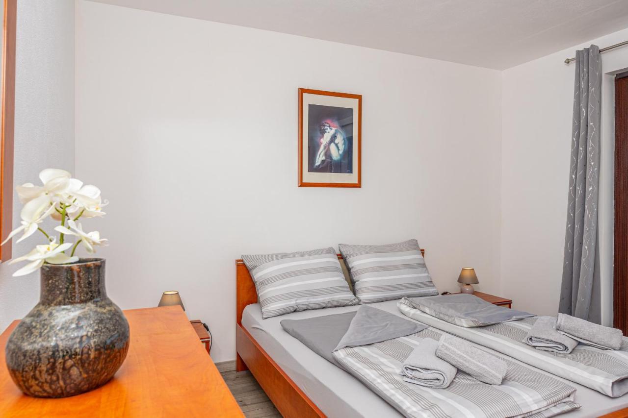 Apartments Lacic 2 Цриквеница Экстерьер фото